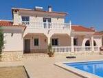 Villa Los Colorados: Resale Villa for Sale in Arboleas, Almería