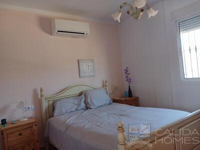 Villa Los Colorados: Resale Villa in Arboleas, Almería