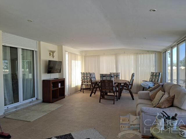 Villa Los Keron : Resale Villa for Sale in Arboleas, Almería