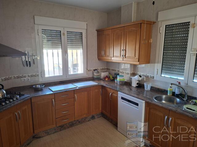 Villa Los Keron : Resale Villa for Sale in Arboleas, Almería