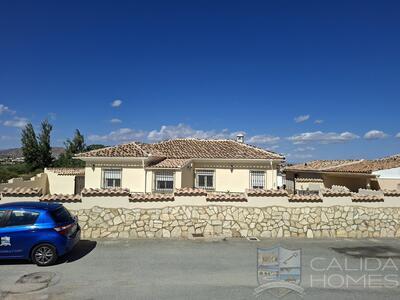 Villa Los Keron : Resale Villa in Arboleas, Almería