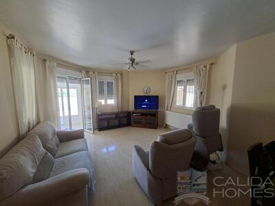 Villa Los Keron : Resale Villa in Arboleas, Almería