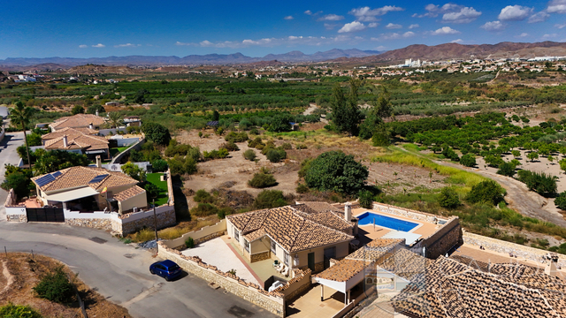 Villa Los Keron : Resale Villa for Sale in Arboleas, Almería