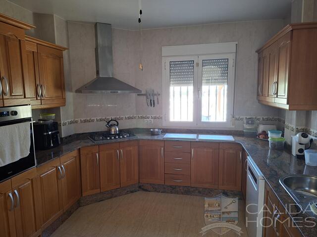 Villa Los Keron : Resale Villa for Sale in Arboleas, Almería