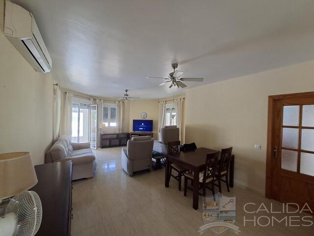 Villa Los Keron : Resale Villa for Sale in Arboleas, Almería