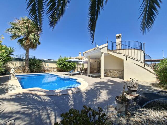 Villa Lua : Resale Villa for Sale in Arboleas, Almería