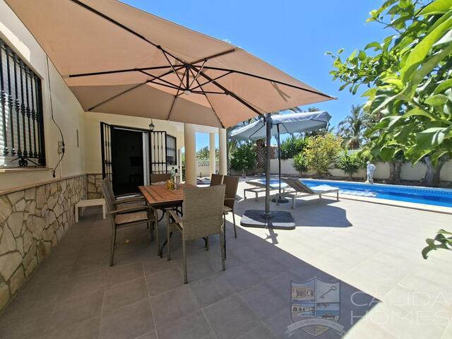 Villa Lua : Resale Villa for Sale in Arboleas, Almería
