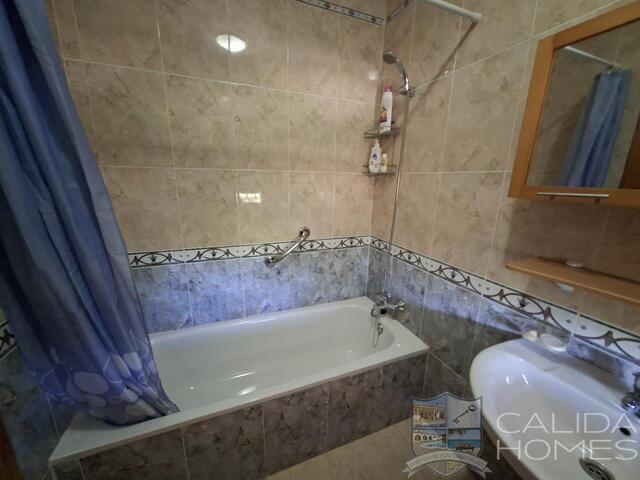 Villa Lua : Resale Villa for Sale in Arboleas, Almería