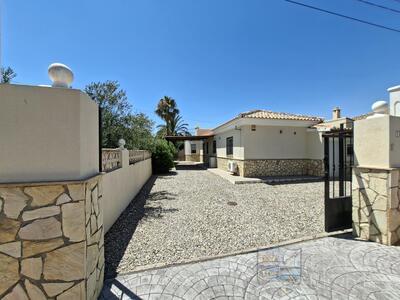 Villa Lua : Resale Villa in Arboleas, Almería