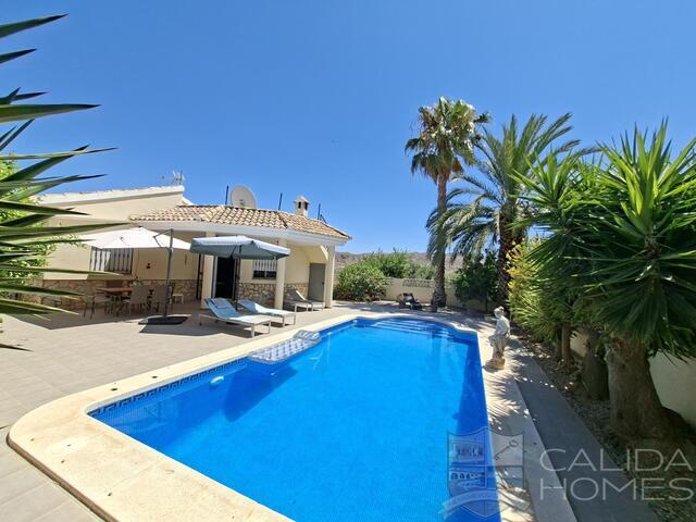 Villa Lua : Resale Villa for Sale in Arboleas, Almería