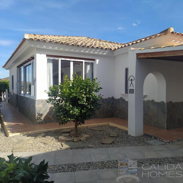 Villa Luna : Resale Villa for Sale in Arboleas, Almería