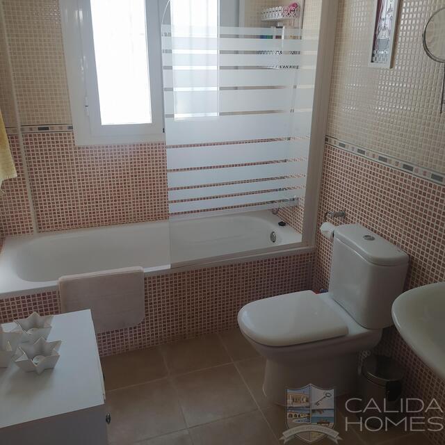 Villa Luna : Resale Villa for Sale in Arboleas, Almería