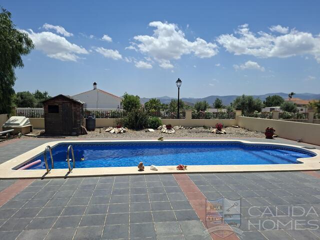 Villa Luna : Resale Villa for Sale in Partaloa, Almería