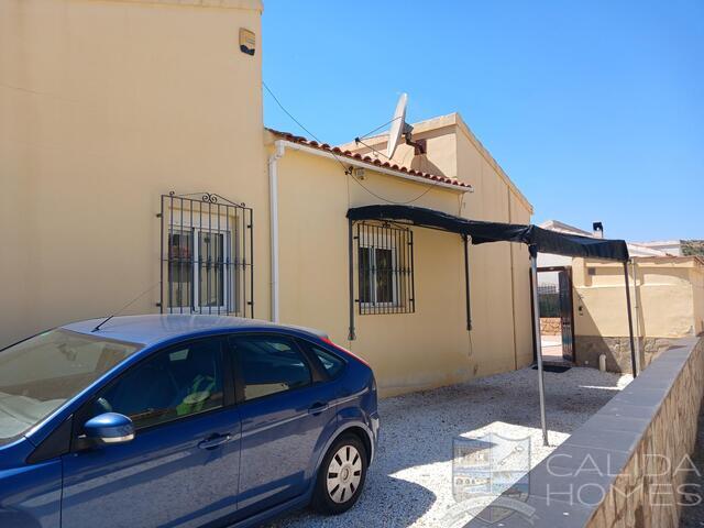 Villa Luna: Resale Villa for Sale in Arboleas, Almería