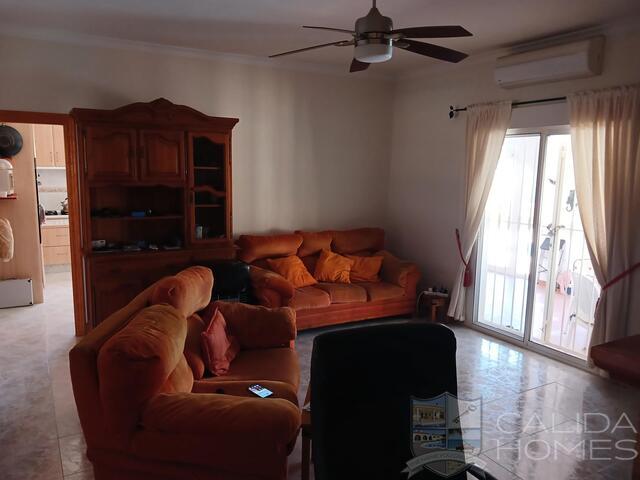 Villa Luna: Resale Villa for Sale in Arboleas, Almería