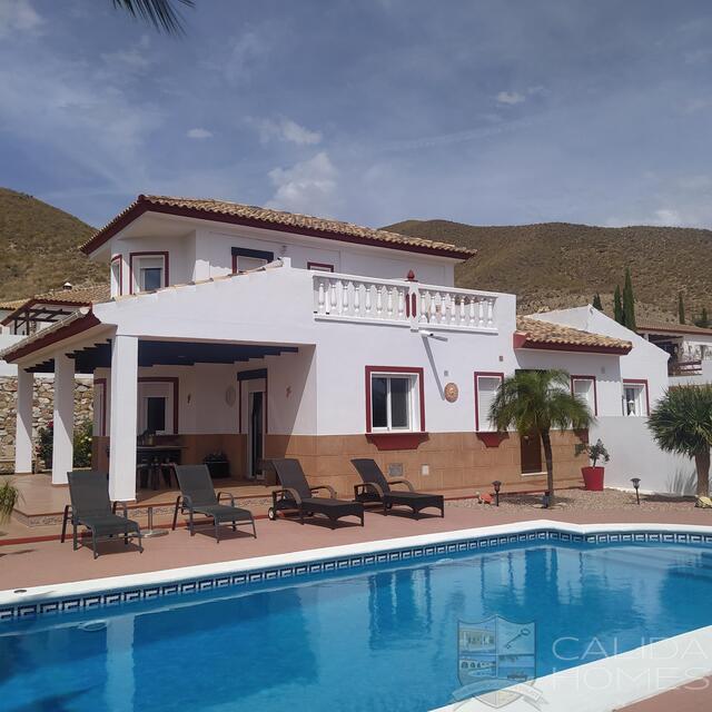 Villa Lupin: Resale Villa for Sale in Arboleas, Almería