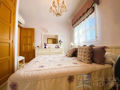 Villa Magnifica : Resale Villa in Vera, Almería