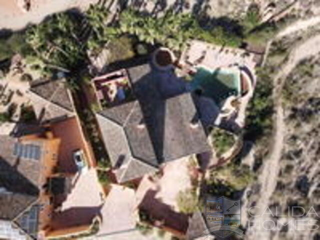 Villa Magnifica : Resale Villa for Sale in Vera, Almería