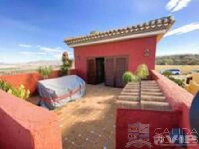 Villa Magnifica : Resale Villa for Sale in Vera, Almería