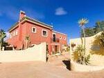 Villa Magnifica : Resale Villa for Sale in Vera, Almería