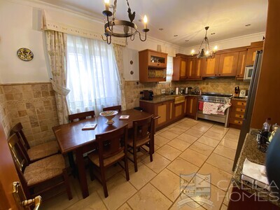 Villa Magnifica : Resale Villa in Vera, Almería