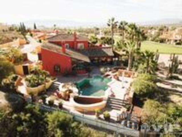 Villa Magnifica : Resale Villa for Sale in Vera, Almería