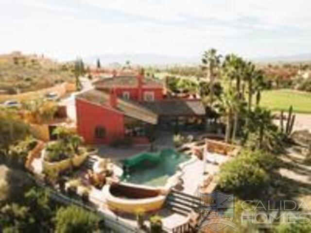 Villa Magnifica : Resale Villa for Sale in Vera, Almería