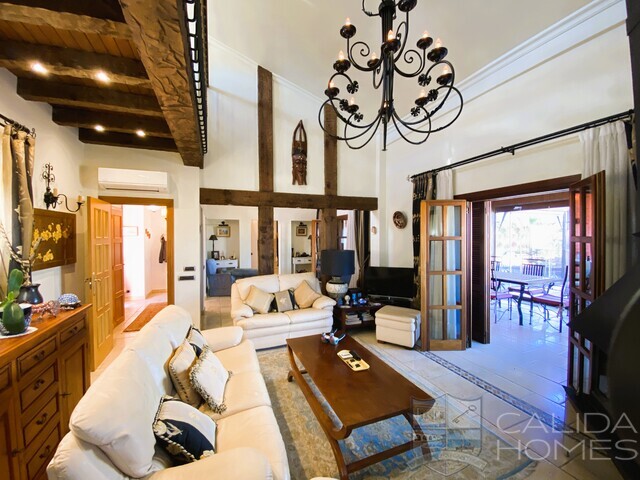 Villa Magnifica : Herverkoop Villa te Koop in Vera, Almería
