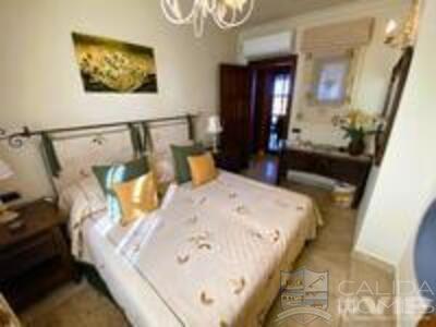 Villa Magnifica : Resale Villa in Vera, Almería