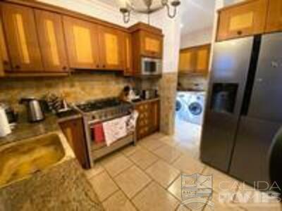 Villa Magnifica : Resale Villa in Vera, Almería