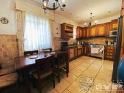 Villa Magnifica : Resale Villa in Vera, Almería