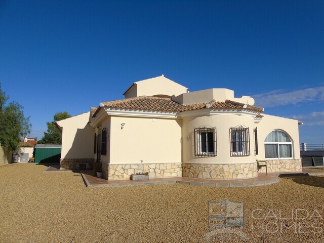 Villa Magnolia : Herverkoop Villa te Koop in Albox, Almería