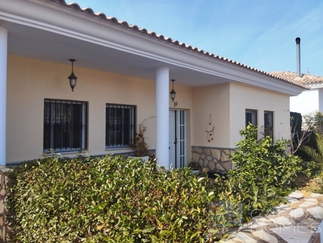 Villa Maple: Herverkoop Villa te Koop in Los Carasoles, Almería