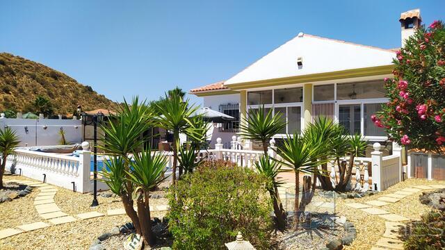 Villa Margarita : Resale Villa for Sale in Arboleas, Almería