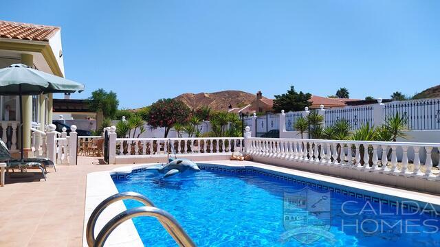 Villa Margarita : Resale Villa for Sale in Arboleas, Almería