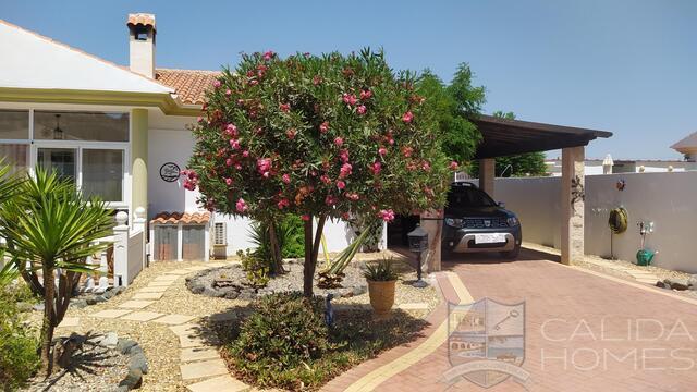 Villa Margarita : Resale Villa for Sale in Arboleas, Almería