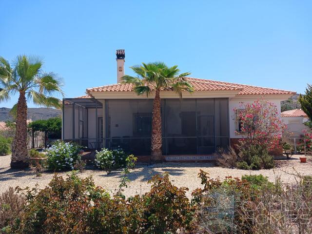 Villa Marlia: Resale Villa for Sale in Arboleas, Almería