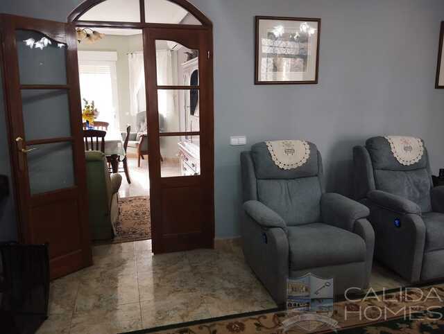 Villa Marlia: Resale Villa for Sale in Arboleas, Almería