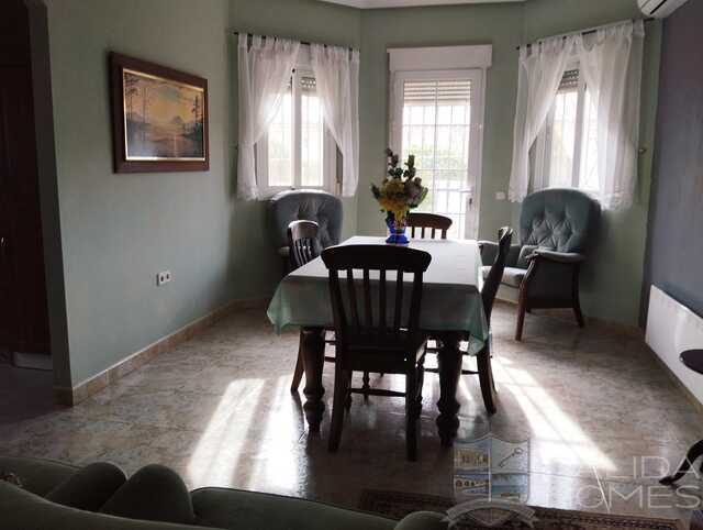 Villa Marlia: Resale Villa for Sale in Arboleas, Almería