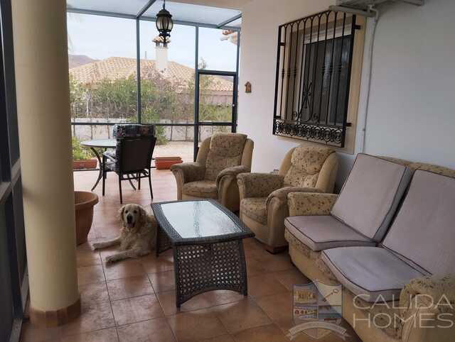 Villa Marlia: Resale Villa for Sale in Arboleas, Almería
