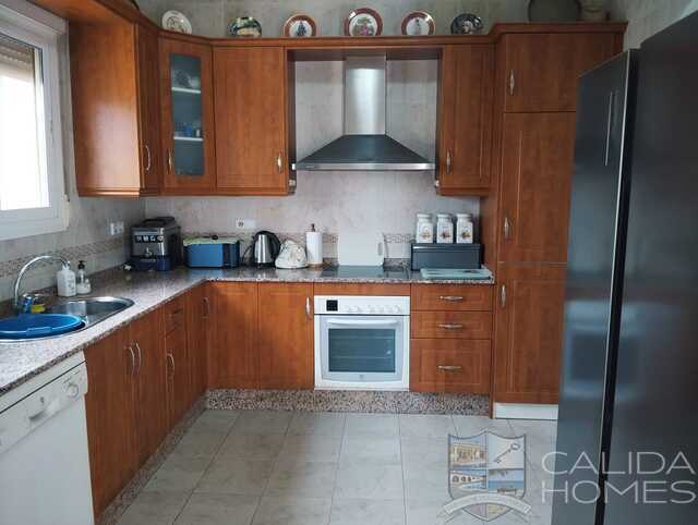 Villa Marlia: Resale Villa for Sale in Arboleas, Almería