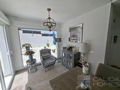 Villa Marshy : Resale Villa in Arboleas, Almería