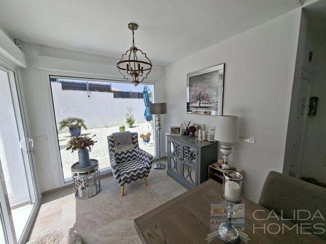 Villa Marshy : Resale Villa for Sale in Arboleas, Almería