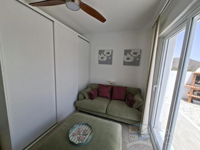 Villa Marshy : Resale Villa for Sale in Arboleas, Almería