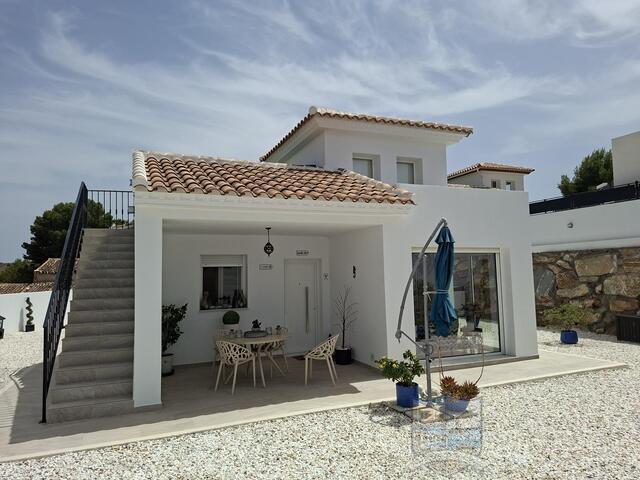 Villa Marshy : Resale Villa for Sale in Arboleas, Almería