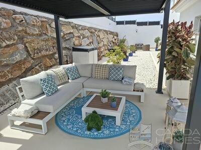 Villa Marshy : Resale Villa in Arboleas, Almería