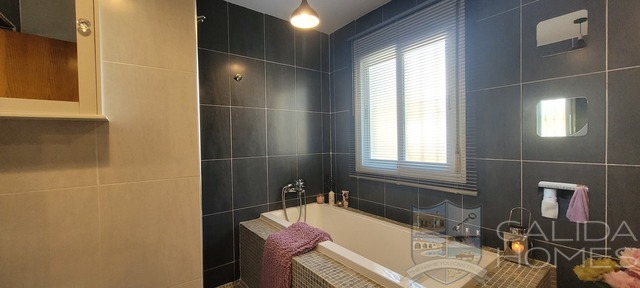 Villa Marvel: Resale Villa for Sale in Los Gallardos, Almería