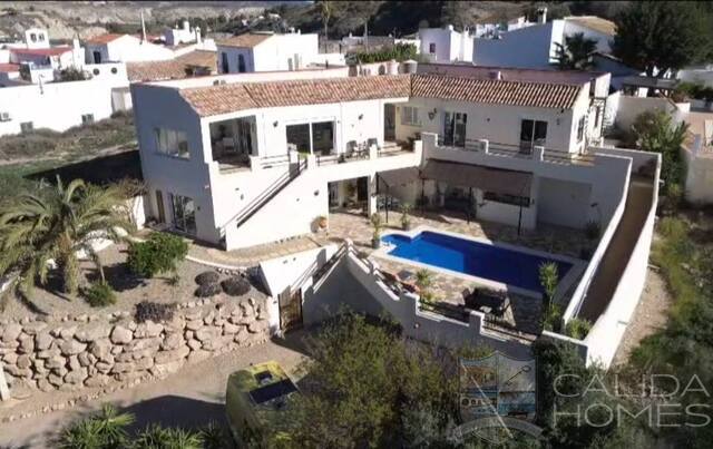 Villa Marvel: Resale Villa for Sale in Los Gallardos, Almería