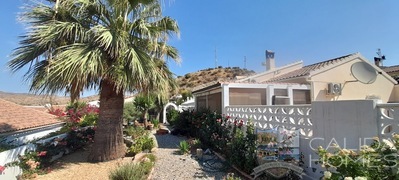 Villa May: Resale Villa in Arboleas , Almería