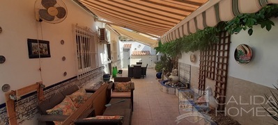 Villa May: Resale Villa in Arboleas , Almería